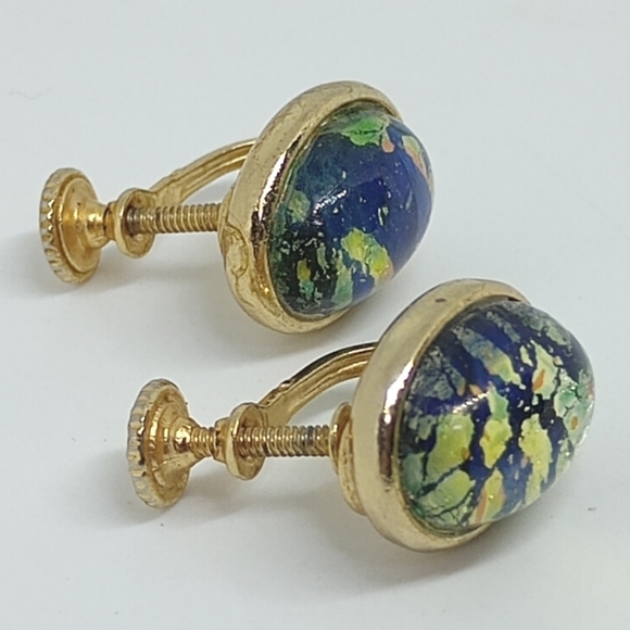 * vintage blue green Faux fire opal Glass oval gold tone screw back earrings - Picture 6 of 6